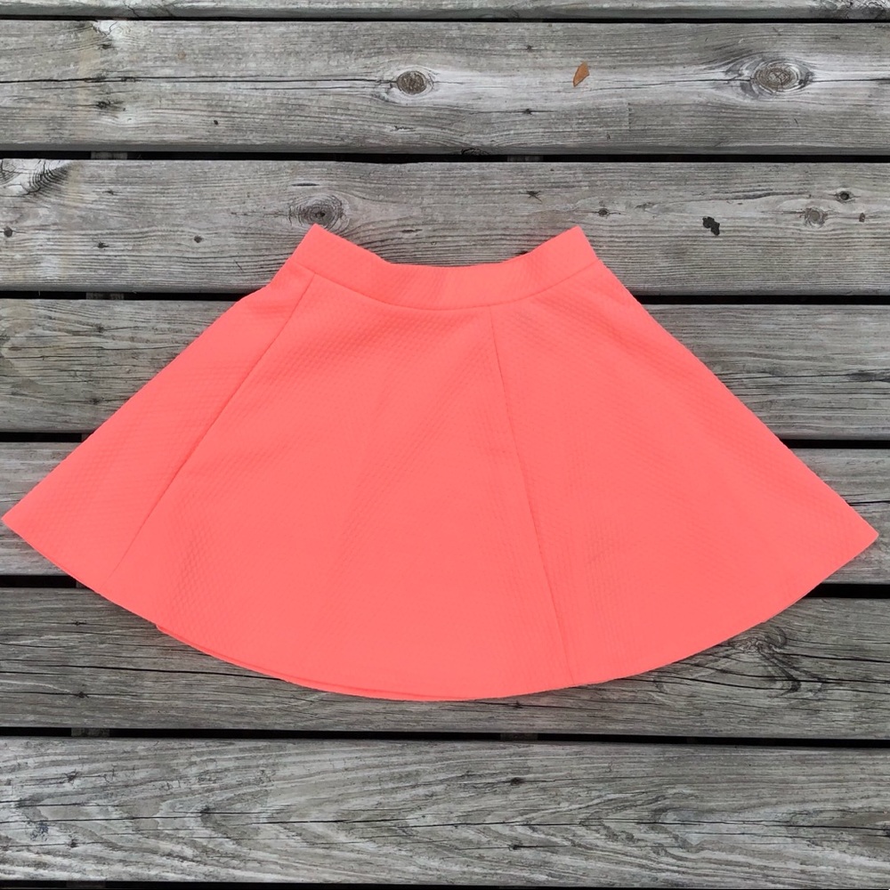 NWOT Vibrant H&M Divided skirt